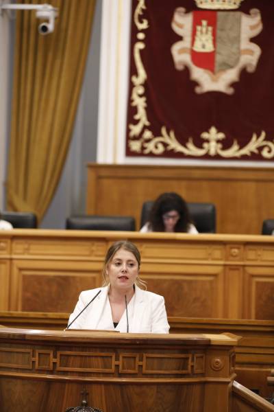 En la imagen Itziar Asenjo en una de sus intervenciones en las Cortes Regionales