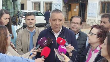 El alcalde de Pioz, el socialista Manuel López Carvajal. Pioz Moción de censura Manuel López Carvajal Astra