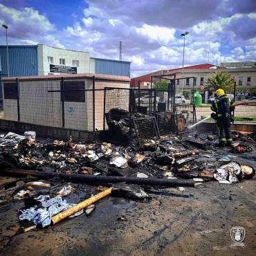 Incendio Polígono Industrial Cantos Blancos Cabanillas Foto Bomberos Guadalajara 1