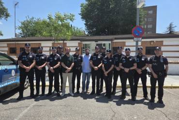 Recibimiento a los nuevos agentes. Foto: Ayto de Azuqueca. policias practicas 1