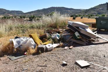 Iriépal Basura Foto PSOE 1