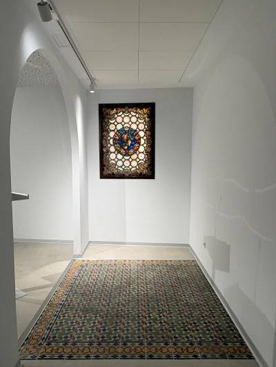 casa del cuento museo santiesteban suelo y vidriera