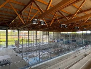 El interior se está cubriendo de una estructura de andamios/ Gu Diario obras sonia reyes andamios