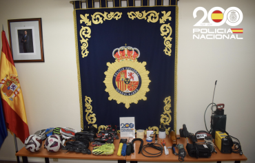 Material intervenido en el interior del vehículo robo coche