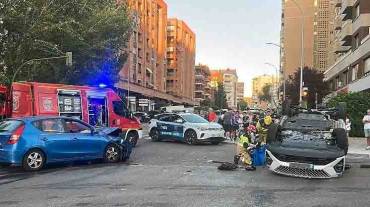 Foto redes sociales. Accidente coche volcado avenida de Castilla foto redes sociales desconocido 2