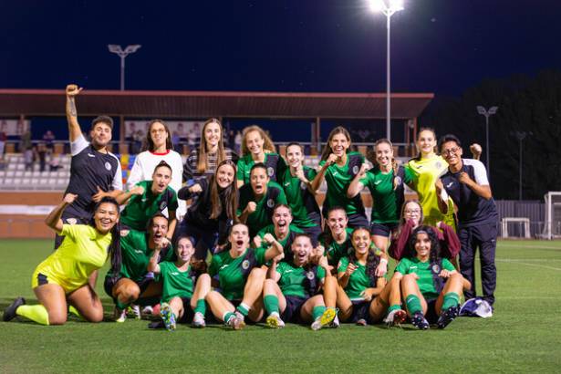 El Dinamo FEM. celebra el triunfo 6-0 ante Jesús de la Ossa. Foto DXTenGuada 1