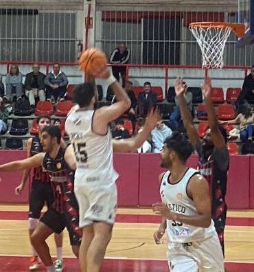 Recucym Bazu consigue su primera victoria ante Náutico de Tenerife