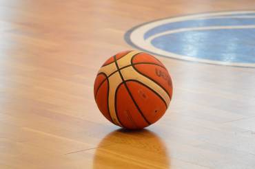 El partido de las leyendas se disputará el sábado por la tarde balon baloncesto