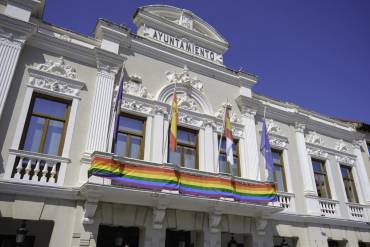 ayuntamiento guadalajara bandera lgtbi