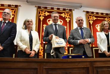 Ministro de Sanidad Miñones en Mondéjar