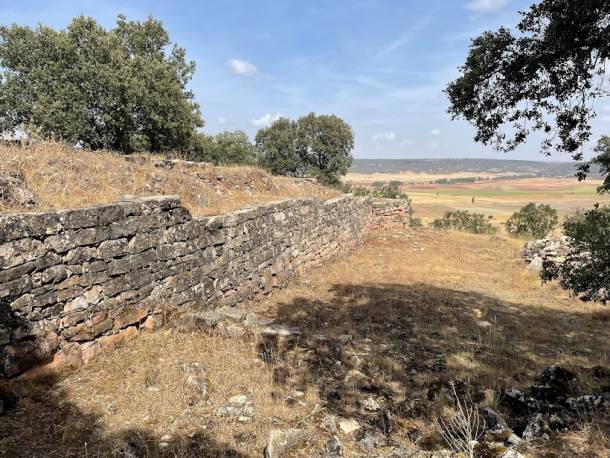 Castilnuevo-castro-muralla.jpg